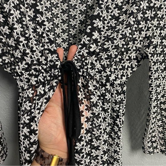 Eyelet Swim Coverup Beachwear Womens Size Medium Long Sleeve Adjustable Waist - Picture 6 of 6